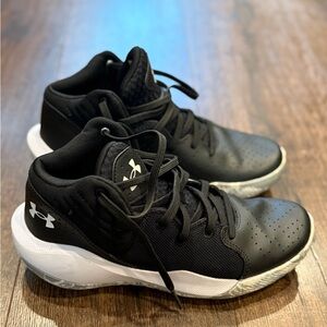 Under Armour Youth Basketball Shoes Size 5.5Y